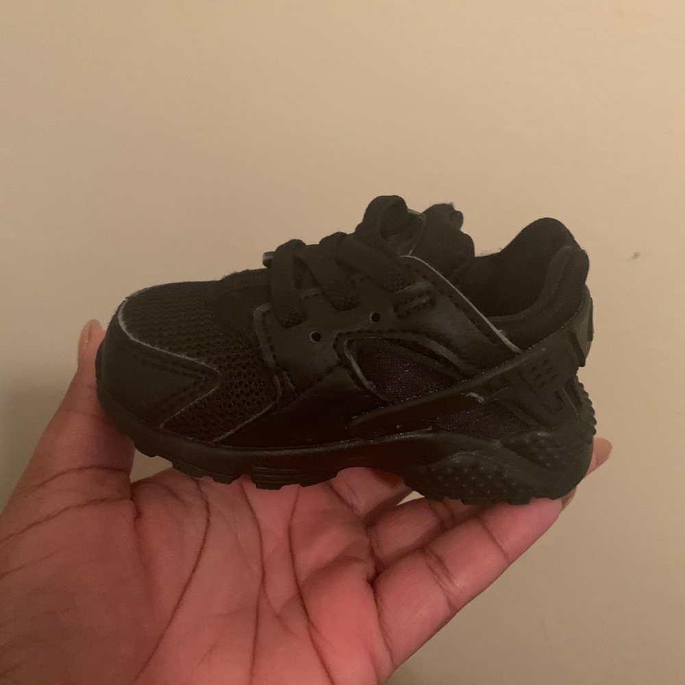 Toddler black huaraches 4c